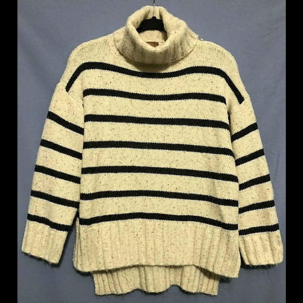 POL Warm Med-Weight STRIPED SIDE SLITS Turtleneck Knit Sweater Black/Cream Sz S